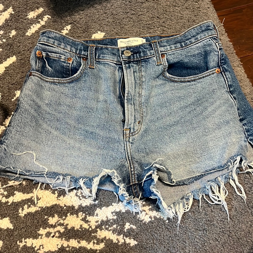 Abercrombie mom short high rise 29 8